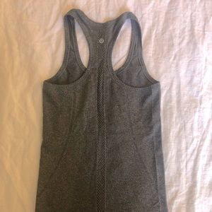 Lululemon| grey slim fit razor back tank top sz 0